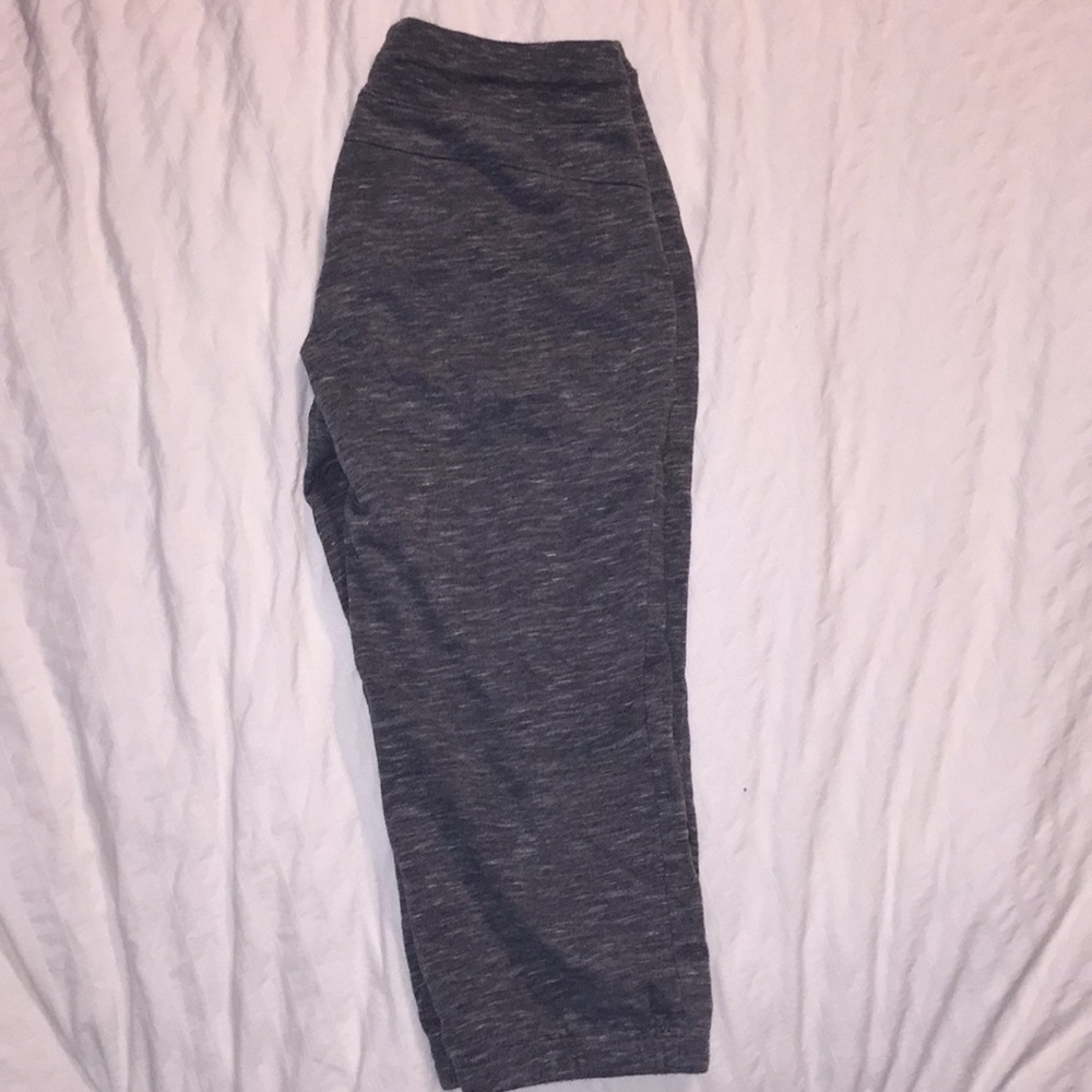 gray sweatpants